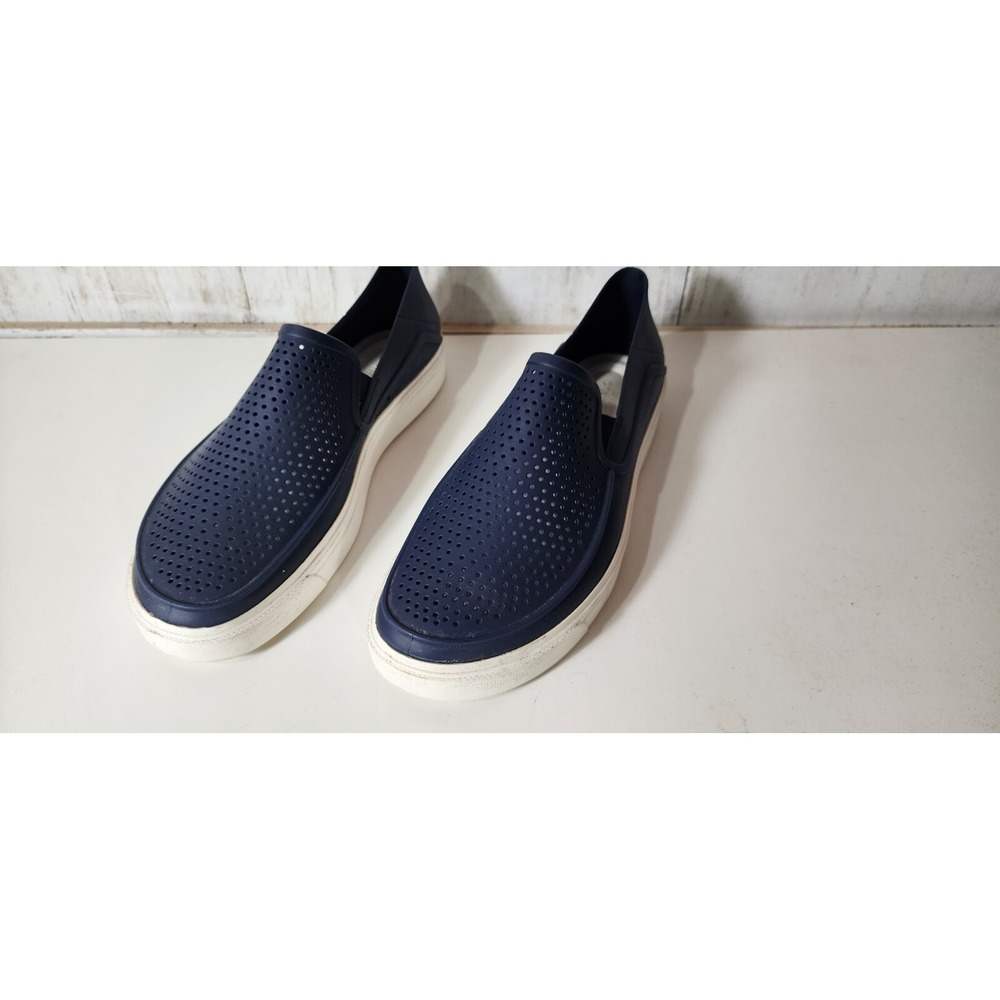 Crocs  @22‎ Blue  Comfort Loafers Closed Toe Moccasins Slip Ons Women's Size 11